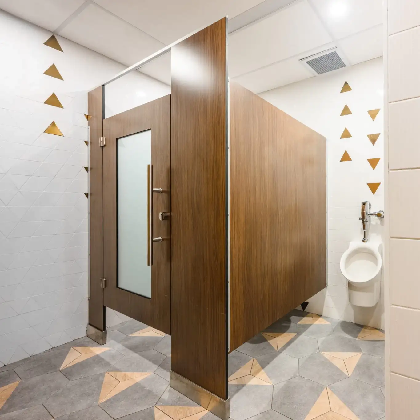 Best Commercial Toilet Partition Products in Ontario, Canada