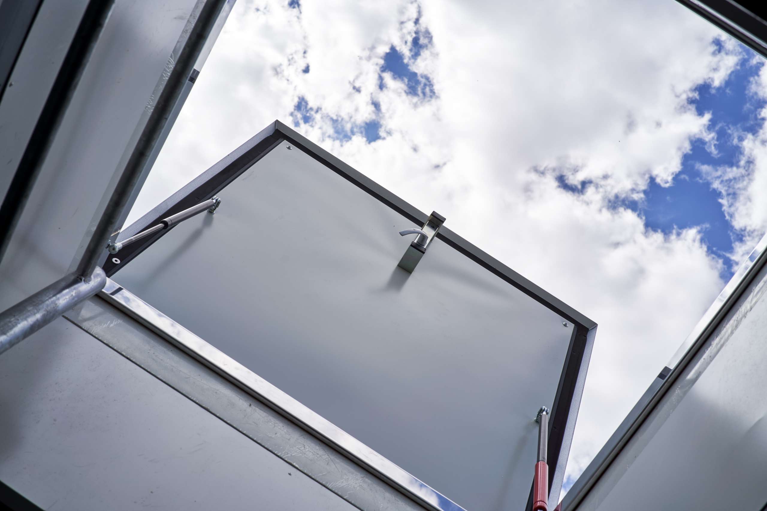 Top-Quality Roof Hatches for Commercial Buildings – Trusted by Industry Professionals Top-Quality Roof Hatches for Commercial Buildings - Trusted by Industry Professionals